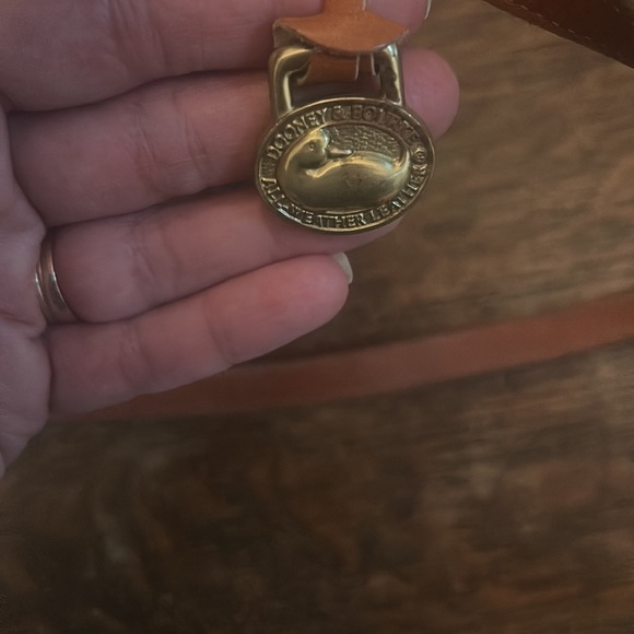 Dooney & Bourke All Weather Leather Vintage Dover Shoulderbag/Crossbody - Picture 4 of 16